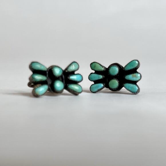 Vintage Zuni Sterling Silver Earrings -Petit Point Turquoise – Screw Back30 - Picture 3 of 5